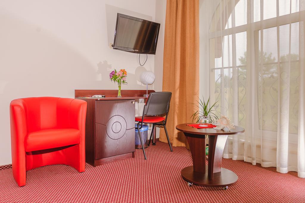 Terminal-A Hotel Ryasne-Ruske Exterior foto