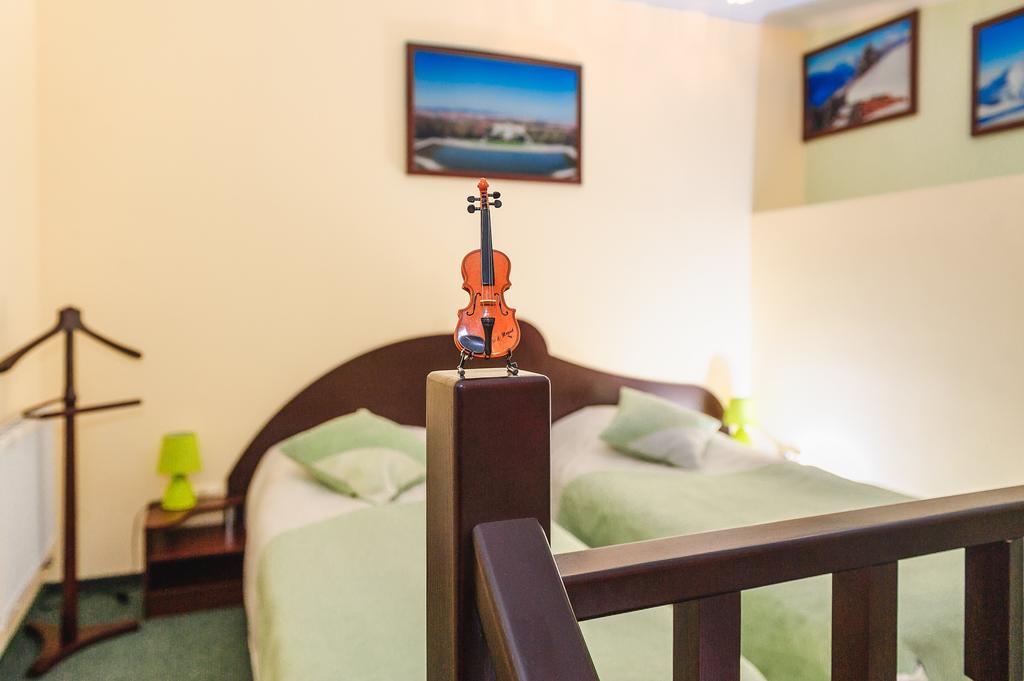 Terminal-A Hotel Ryasne-Ruske Habitación foto