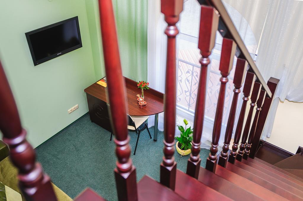Terminal-A Hotel Ryasne-Ruske Habitación foto