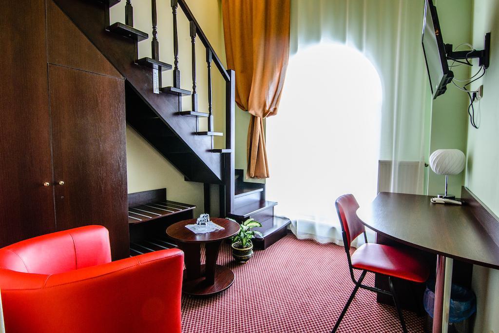 Terminal-A Hotel Ryasne-Ruske Habitación foto